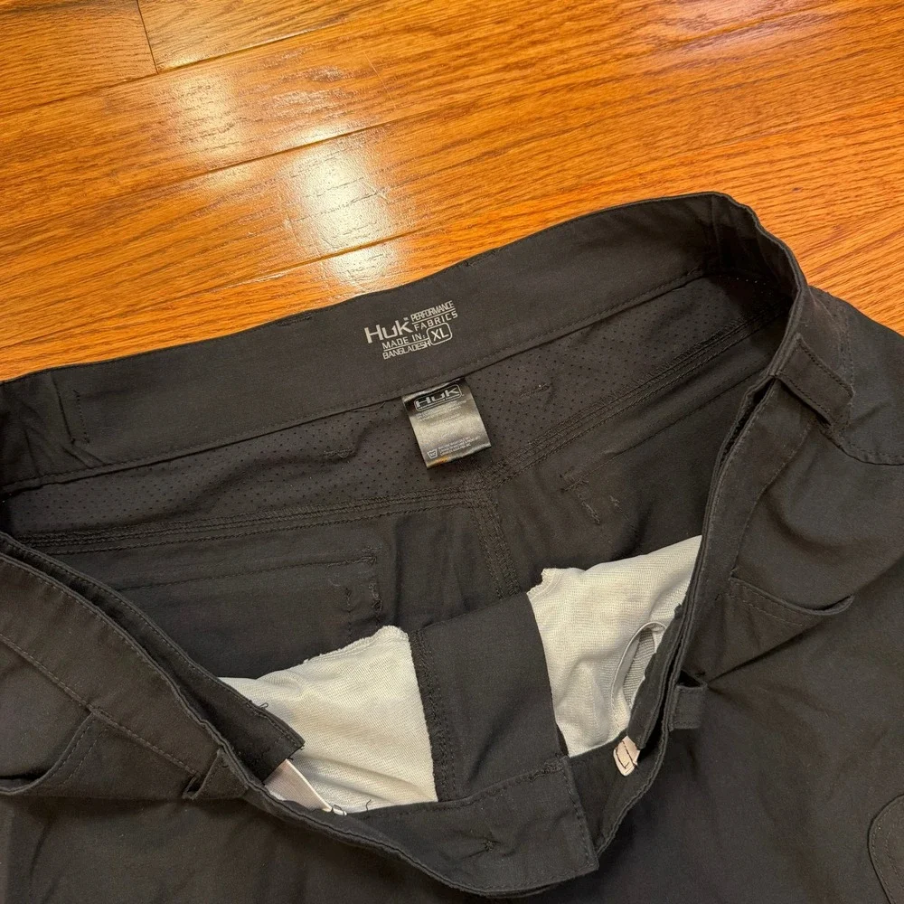Huk Performance Fishing Cargo Shorts Men XL Black 10
